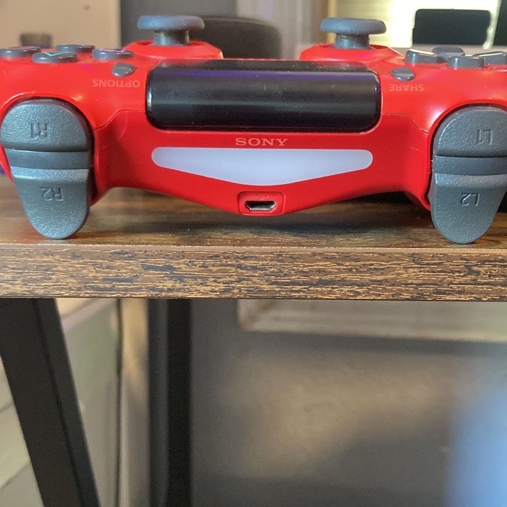 PS4 controller red - Picture 3 of 4